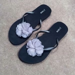 NWOT J. Crew flip-flops
